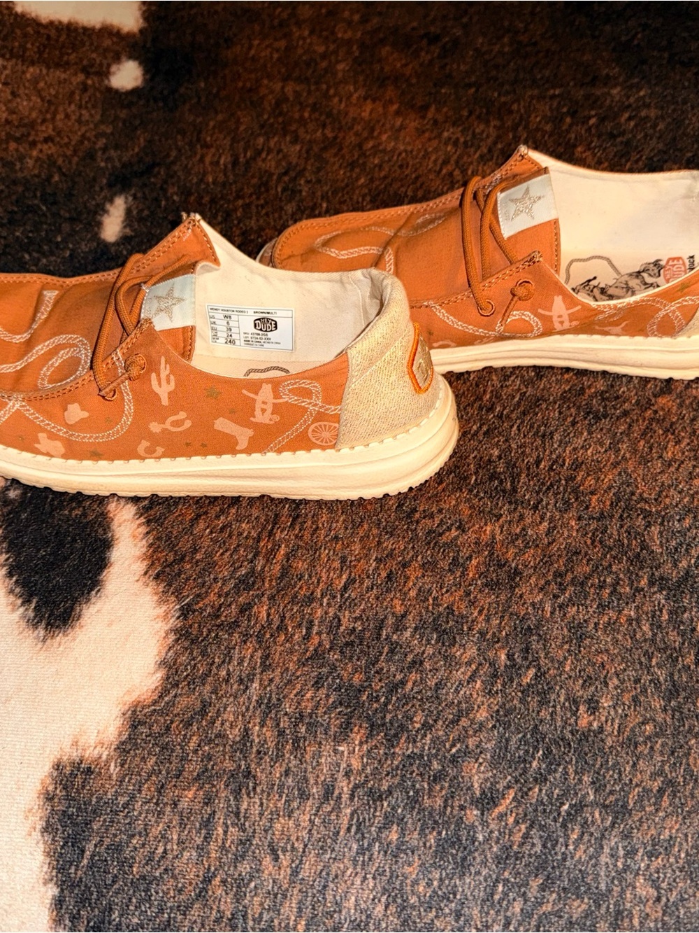 Hey Dude Women’s Slip-On Loafers in Rust Orange Canvas - Picture 3 of 5